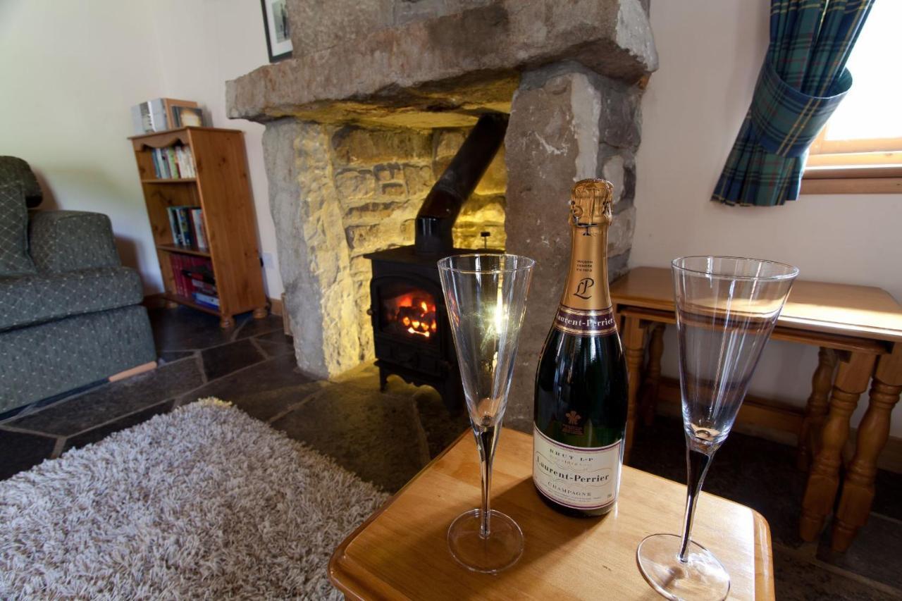 Tigh Phadraig At Marys Thatched Cottages Elgol エクステリア 写真