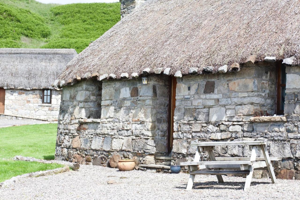 Tigh Phadraig At Marys Thatched Cottages Elgol エクステリア 写真